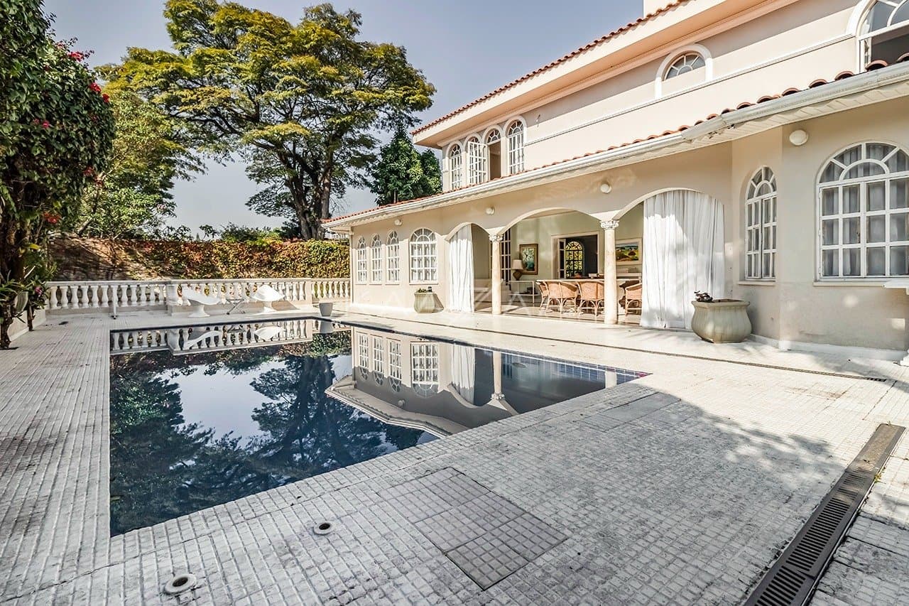 Deliciosa casa clássica, iluminada e ampla, no sossego da Cidade Jardim. - Foto 2