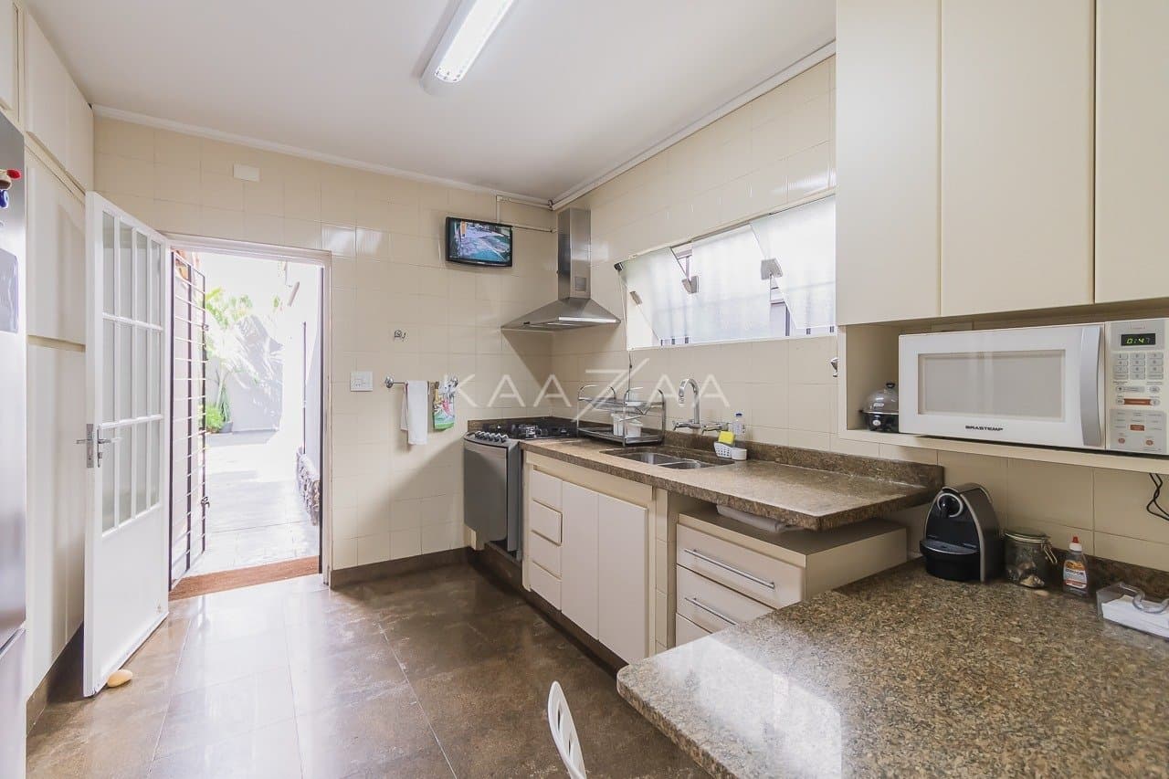 Casa com amplitude e liberdade, para reforma no Jardim Paulistano. - Foto 35