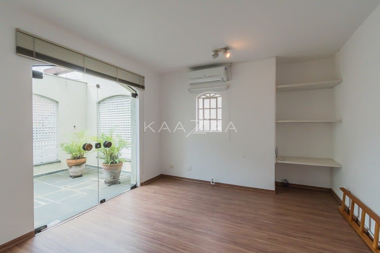 Casa com clima sossegado e muitos espaços para aproveitar, em Alto de Pinheiros. - Foto 49