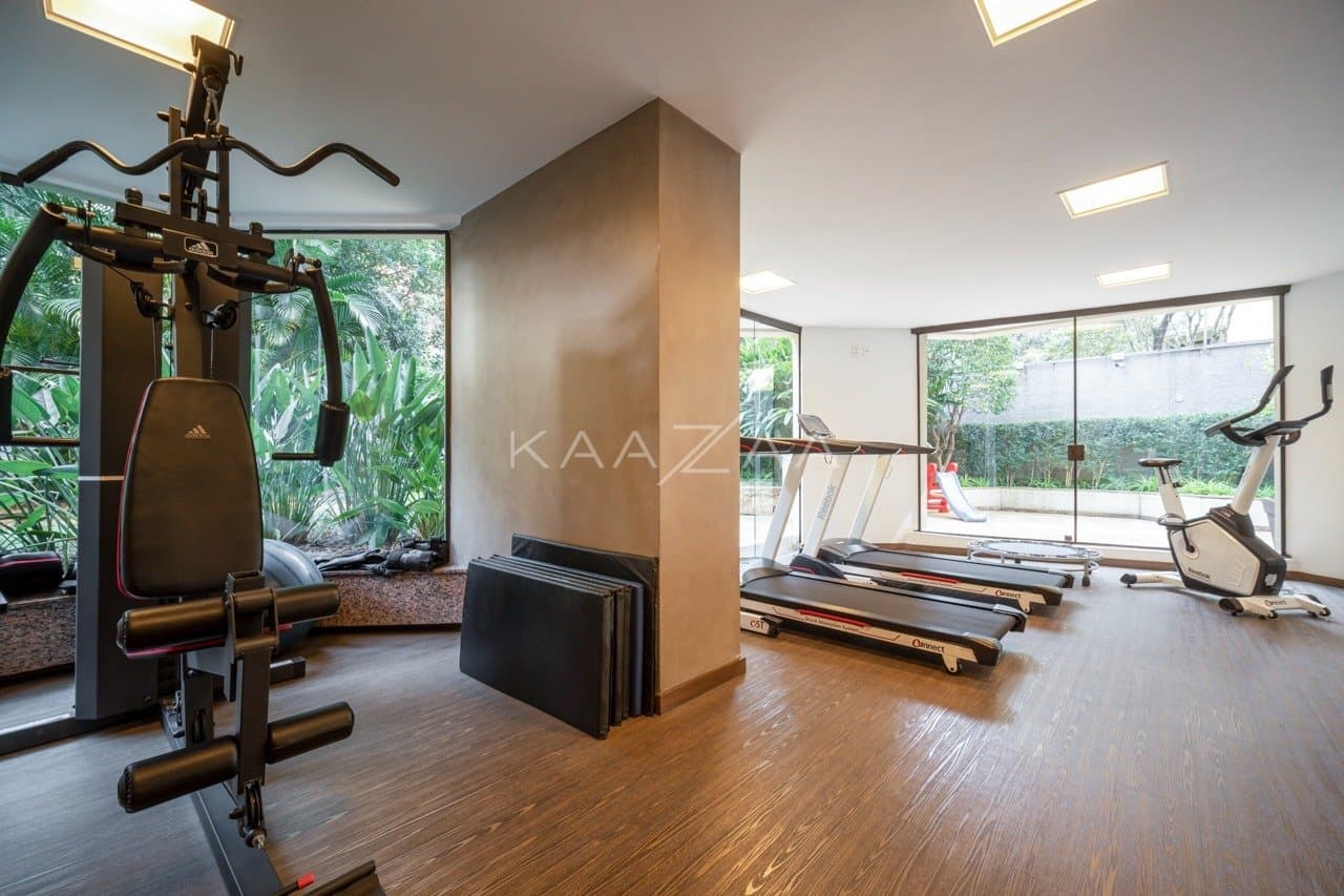 Tranquilidade e conforto são constantes neste apartamento em prédio com lazer no Itaim. - Foto 29