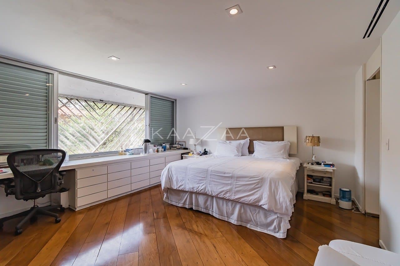 Casa espaçosa com 555 m² de bem-estar em Alto de Pinheiros, perfeita para receber. - Foto 36