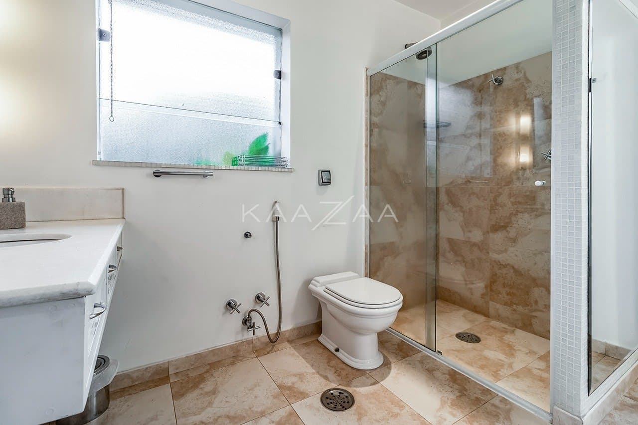 Uma casa rodeada de bom gosto, feita para renovar as energias. No Jardim Guedala. - Foto 41