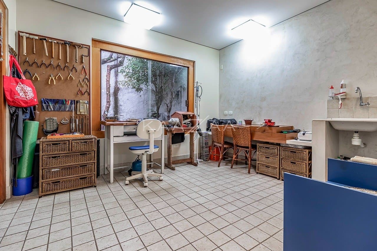 Uma casa rodeada de bom gosto, feita para renovar as energias. No Jardim Guedala. - Foto 24