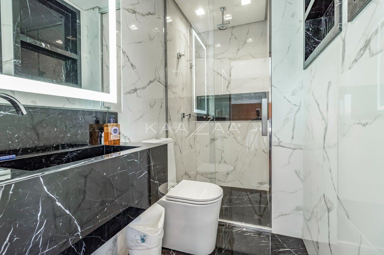 Equilíbrio entre arquitetura e design são o charme deste apartamento em Cidade Jardim. - Foto 22