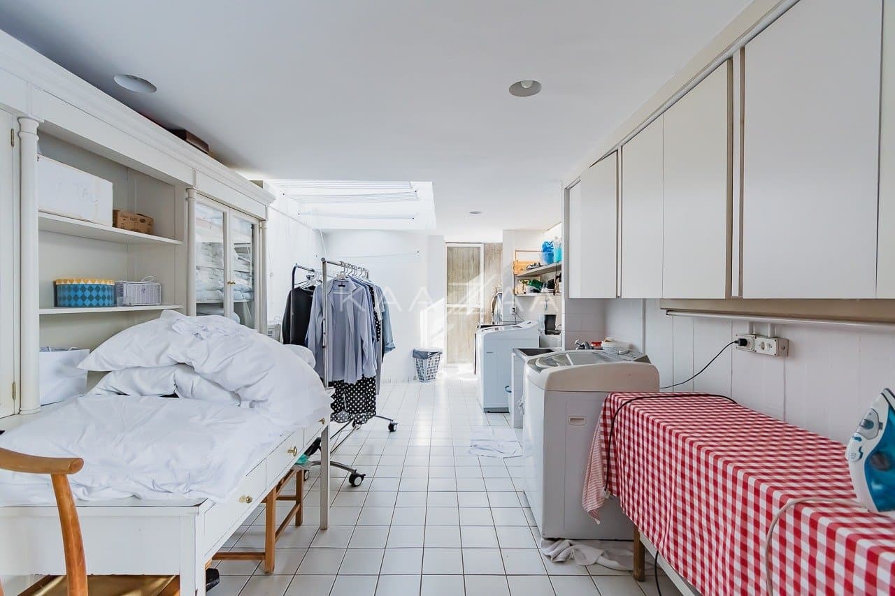 Casa espaçosa com 555 m² de bem-estar em Alto de Pinheiros, perfeita para receber. - Foto 59