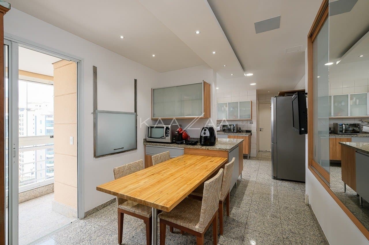 Impecável: apartamento reformado em Moema com 3 suítes. - Foto 12