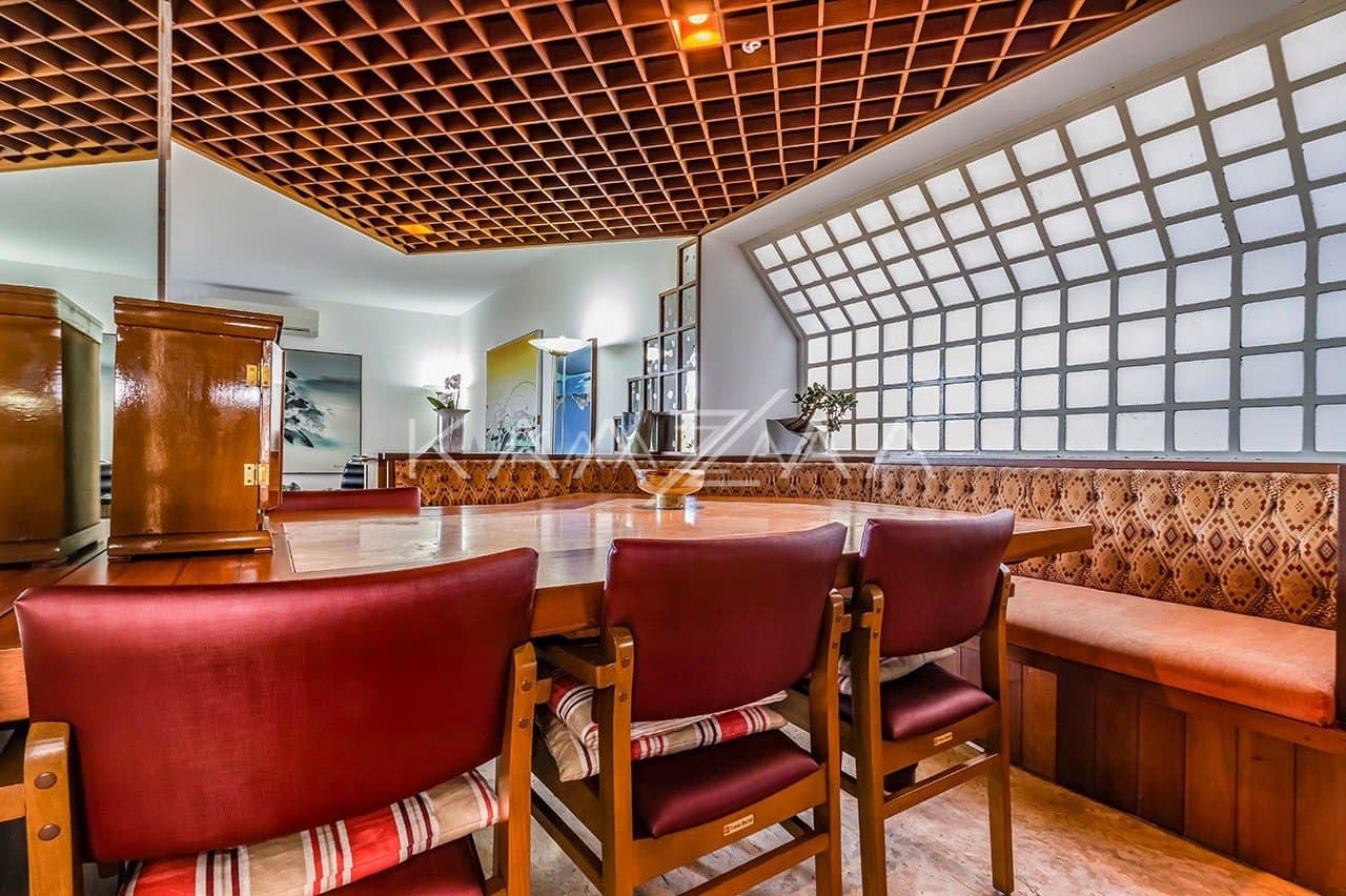 Área gourmet, piscina, atelier, pomar, lago de carpas e vista panorâmica. Casa para comtemplar a vida, no Jardim Guedala. - Foto 16