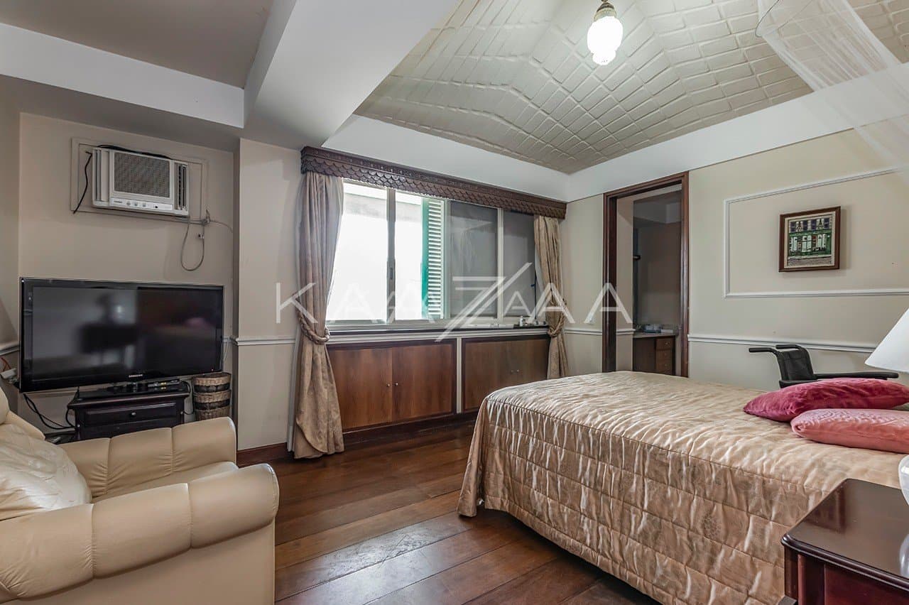 Jardim ensolarado, varanda gostosa e living espaçoso. Casa na Cidade Jardim. - Foto 21