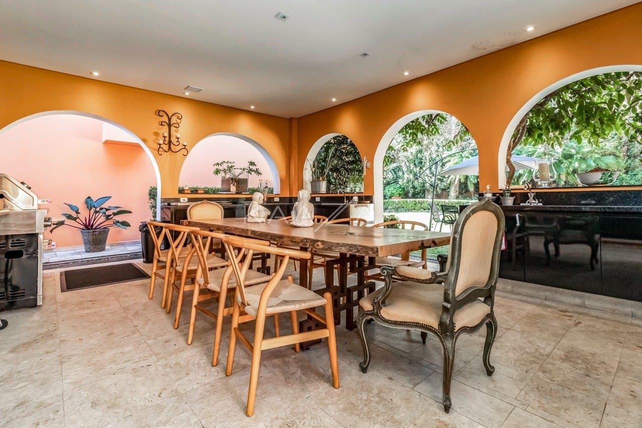 Casa deliciosa com lindo jardim e 4 suítes. Reformada, no Jardim Guedala. - Foto 41