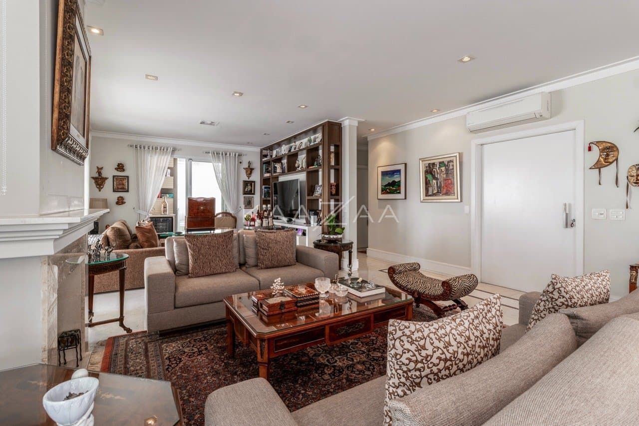 Rodeado de elegância, este apartamento em Moema tem localização cobiçada ao lado do Parque Ibirapuera. - Foto 12