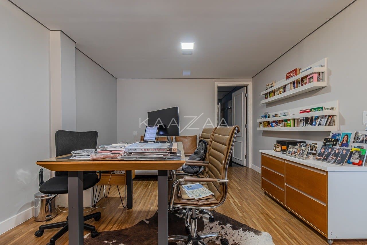 Casa completa em lazer, amplitude e privacidade, com 5 suítes. Em ótima localização na Cidade Jardim. - Foto 92