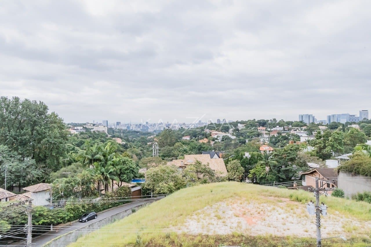 Espaços super amplos, muitos verdes e uma vista divina. Casa no estilo europeu, na Cidade Jardim. - Foto 41