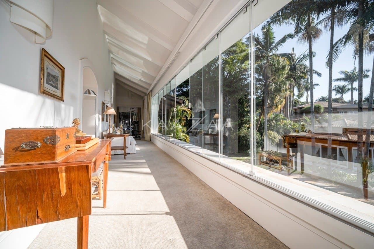 Terreno amplo, arquitetura diferenciada e localização estratégica. Casa em Cidade Jardim. - Foto 27