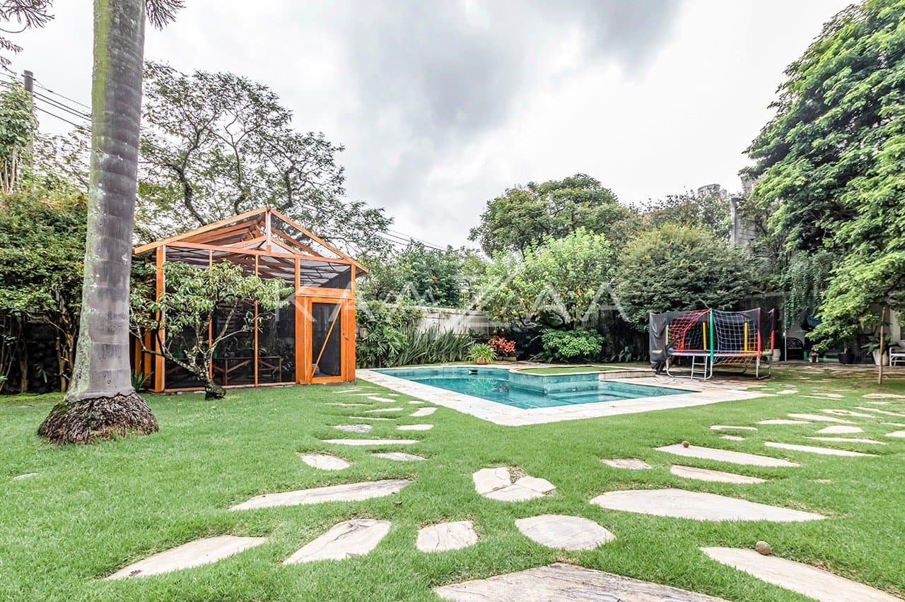 Um projeto autêntico, com espaços reformados e bem planejados. Casa triplex no Jardim Guedala. - Foto 7