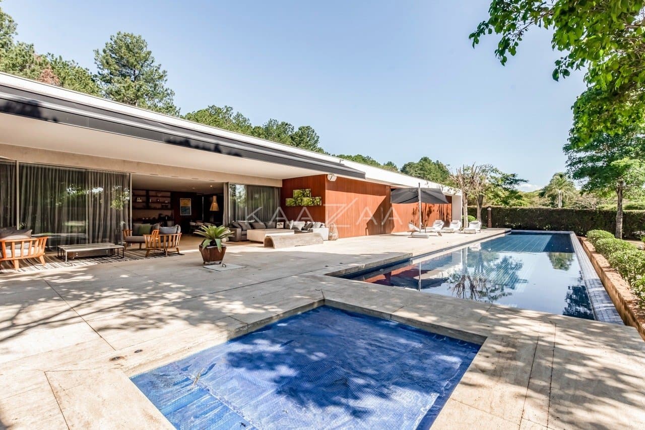 Casa térrea muito arejada, simplesmente impecável. Mobiliada com design, na Fazenda Boa Vista. - Foto 6
