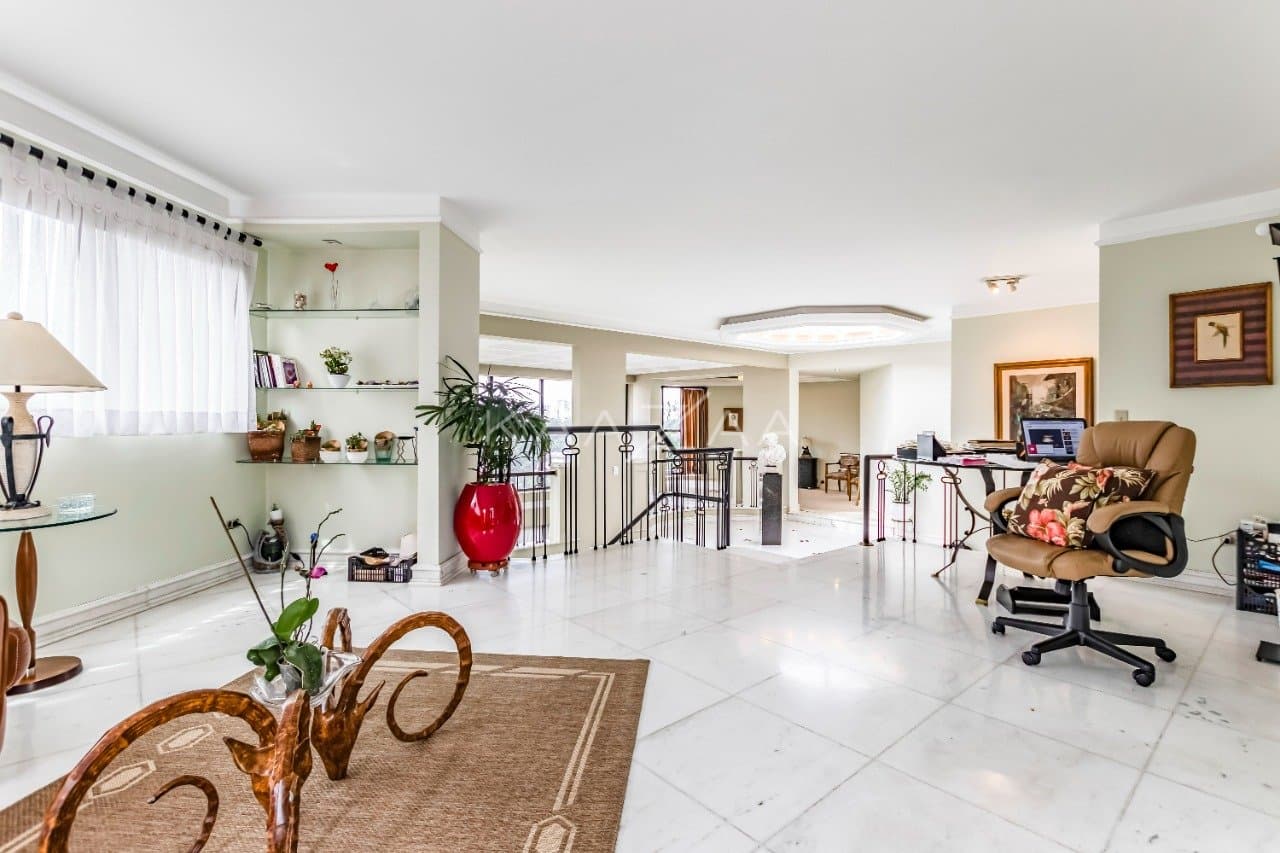 Para se viver envolvido por uma arquitetura elegante e detalhes clássicos, nesta Cobertura Duplex em Moema. - Foto 22