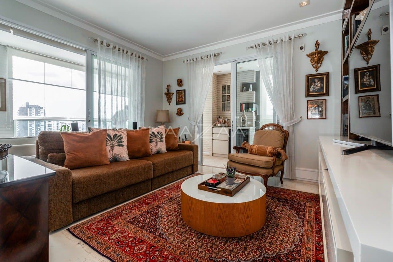 Rodeado de elegância, este apartamento em Moema tem localização cobiçada ao lado do Parque Ibirapuera. - Foto 20
