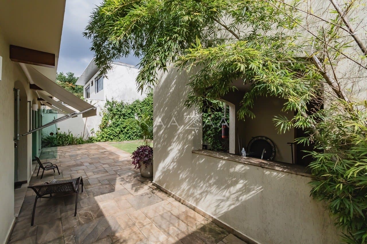 Casa com clima sossegado e muitos espaços para aproveitar, em Alto de Pinheiros. - Foto 25