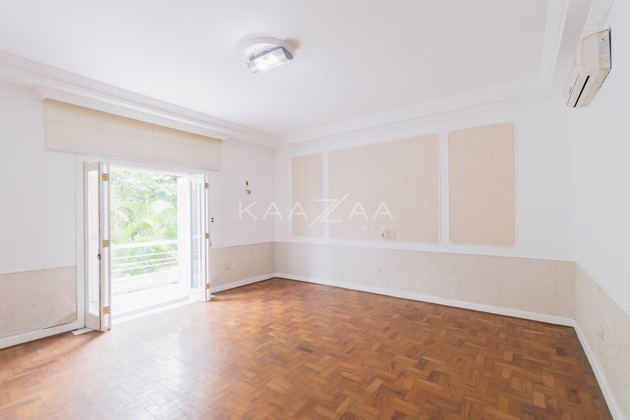 Ambientes leves e espaçosos, nesta casa de 480m² com 4 suítes no Jardim Paulista. - Foto 21