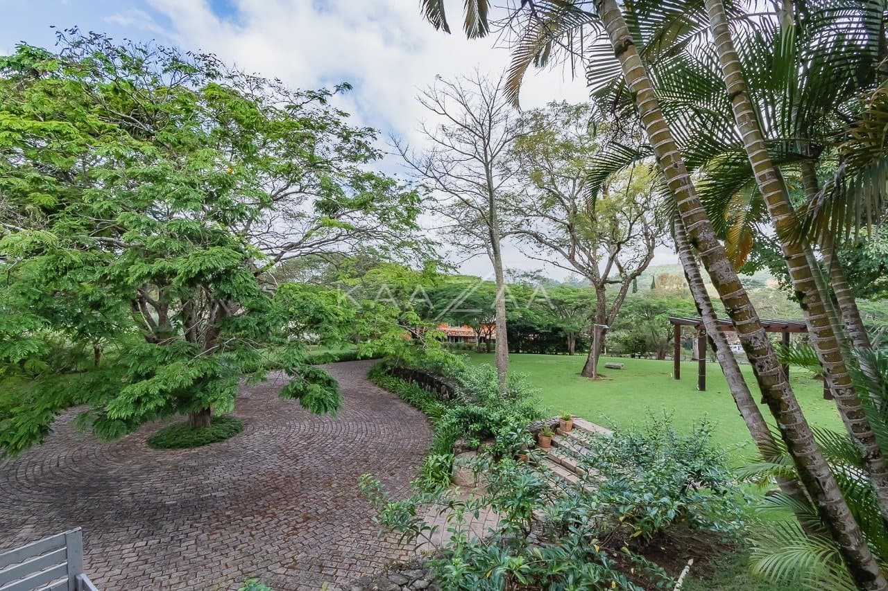 Linda paisagem e ares coloniais são o charme desta casa no condomínio Quinta da Baroneza. - Foto 102