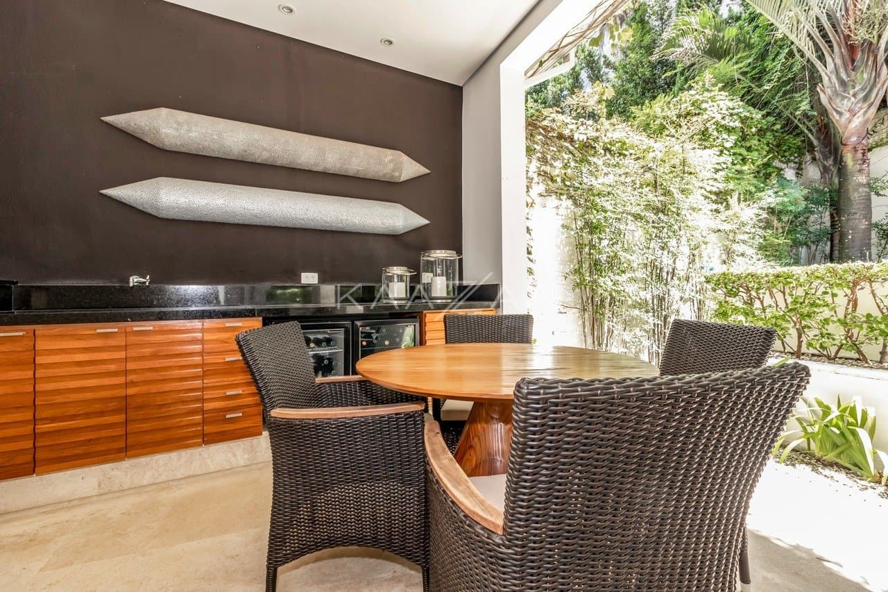 Diversos ambientes agradáveis para uma vida sossegada, nesta casa de condomínio no Jardim Guedala. - Foto 9