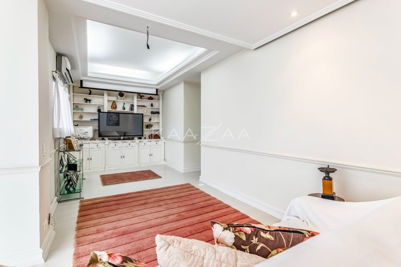 Para se viver envolvido por uma arquitetura elegante e detalhes clássicos, nesta Cobertura Duplex em Moema. - Foto 23