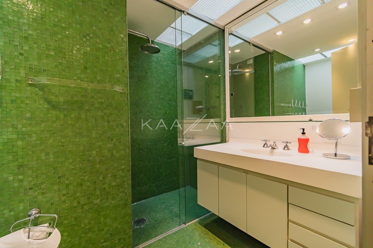 Casa espaçosa com 555 m² de bem-estar em Alto de Pinheiros, perfeita para receber. - Foto 52