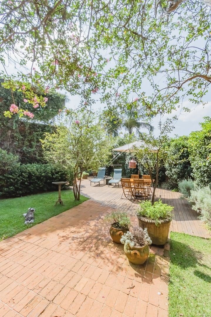 Viver em tranquilidade sem sair de São Paulo. Casa com ares de campo, em Cidade Jardim. - Foto 4