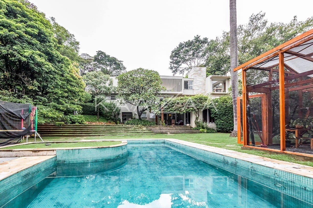 Um projeto autêntico, com espaços reformados e bem planejados. Casa triplex no Jardim Guedala. - Foto 1