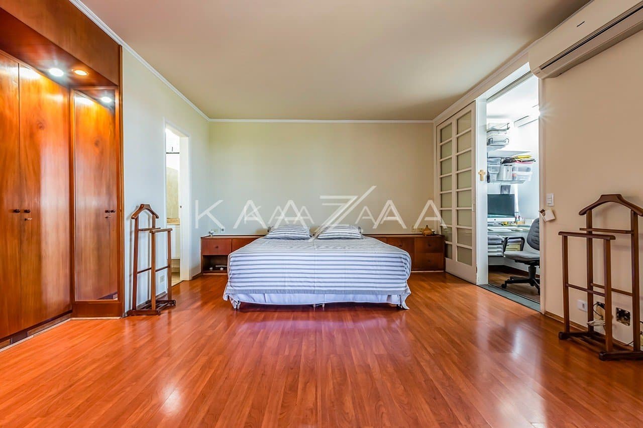 Área gourmet, piscina, atelier, pomar, lago de carpas e vista panorâmica. Casa para comtemplar a vida, no Jardim Guedala. - Foto 35