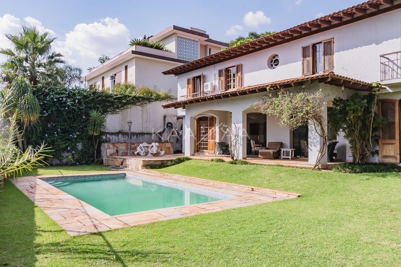 Vista cativante e área externa maravilhosa nesta casa em Cidade Jardim. - Foto 2