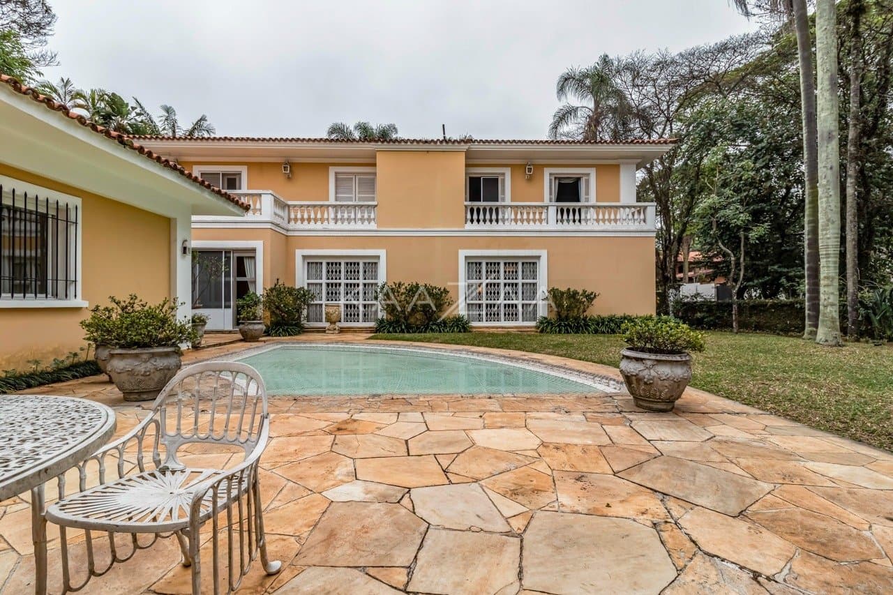 Casa clássica na Cidade Jardim com 4 suítes, piscina e terreno delicioso. - Foto 2