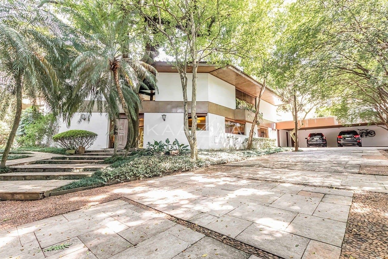 Com ares de casa de campo, uma residência espetacular no Jardim América. - Foto 52