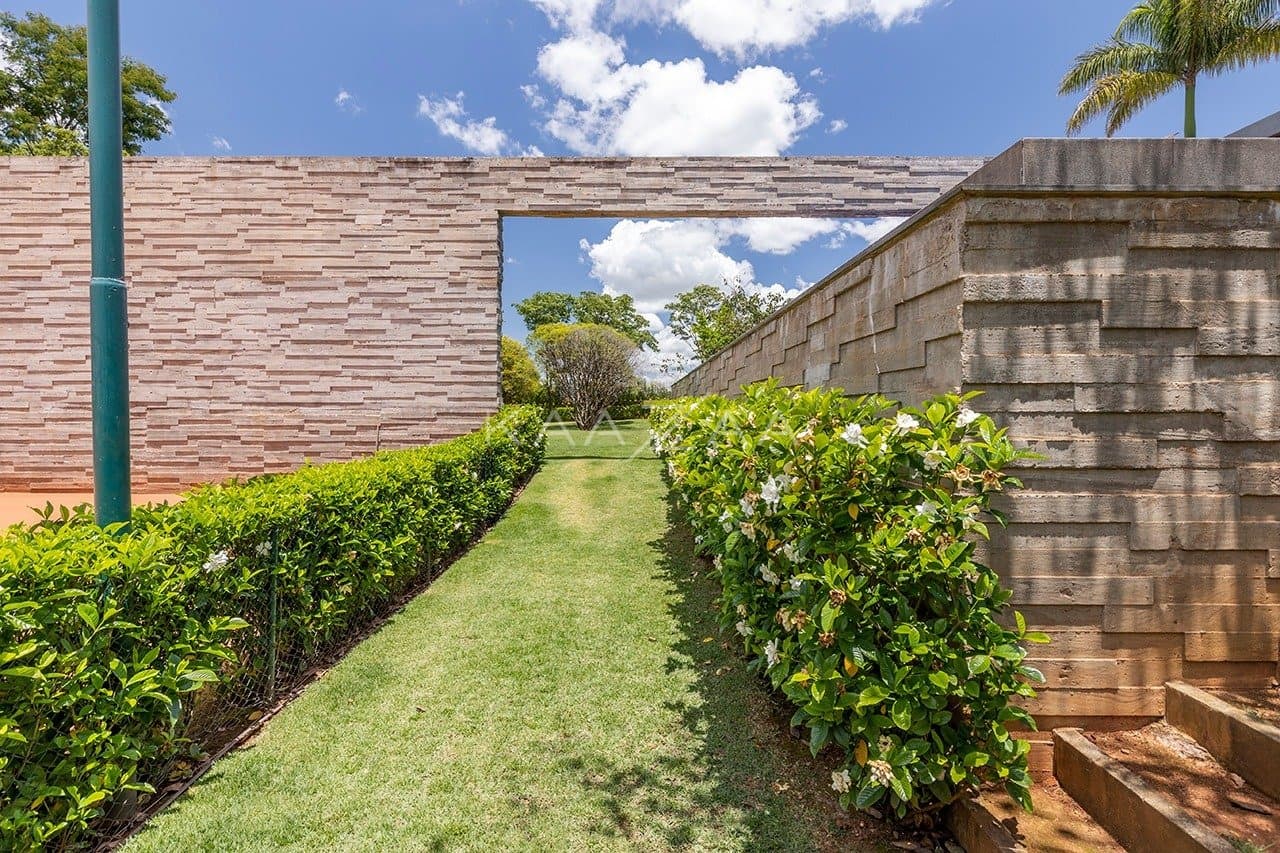 Projeto moderno, arrojado e com muita qualidade nos materiais. Casa na Quinta da Baroneza. - Foto 23