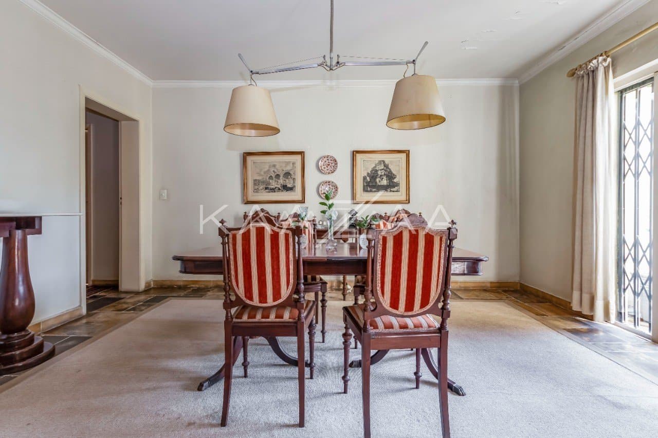 Casa ensolarada e ampla por dentro e por fora. Com localização prática, na Vila Olímpia. - Foto 9