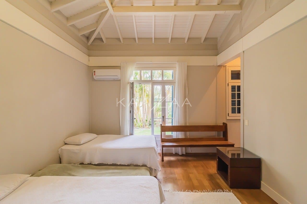 Linda paisagem e ares coloniais são o charme desta casa no condomínio Quinta da Baroneza. - Foto 99