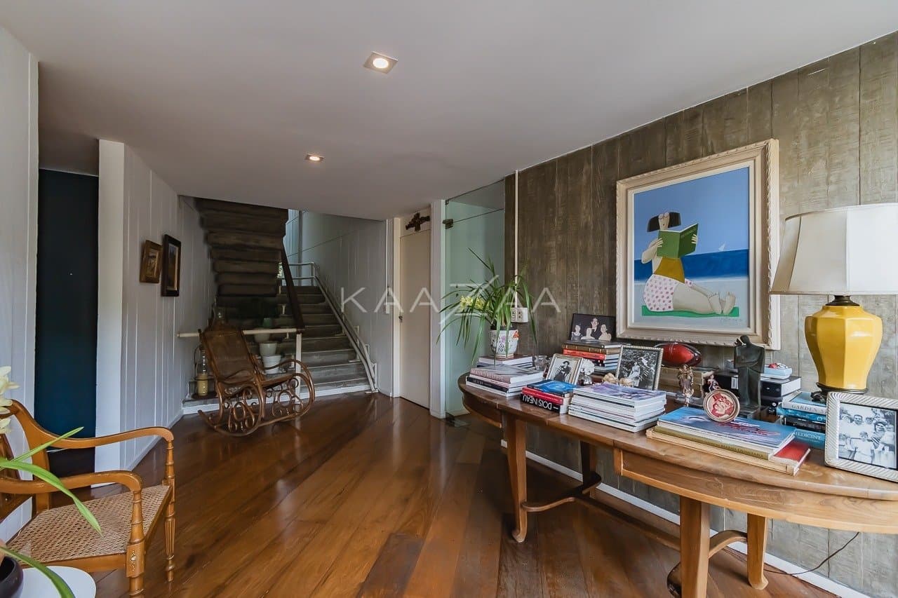 Casa espaçosa com 555 m² de bem-estar em Alto de Pinheiros, perfeita para receber. - Foto 27