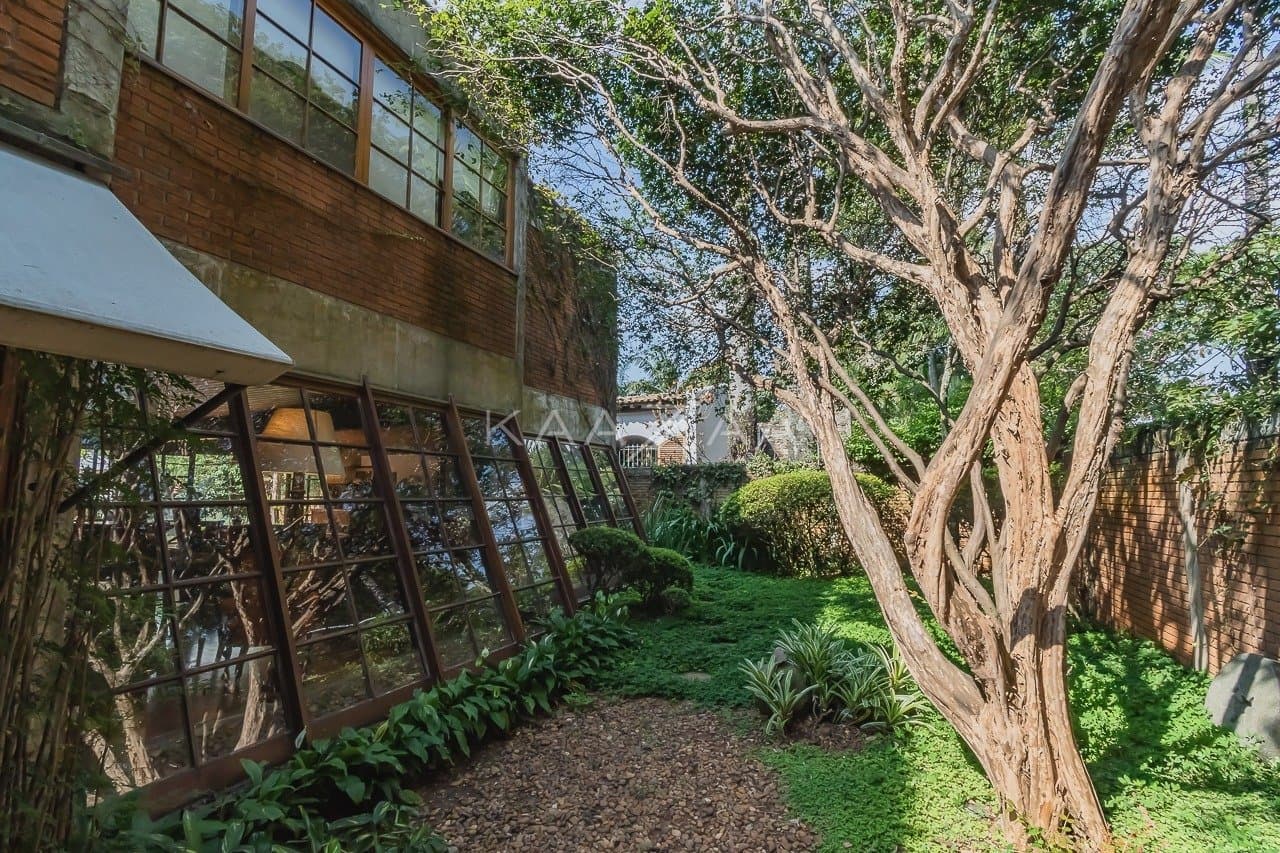 Viver em tranquilidade sem sair de São Paulo. Casa com ares de campo, em Cidade Jardim. - Foto 34