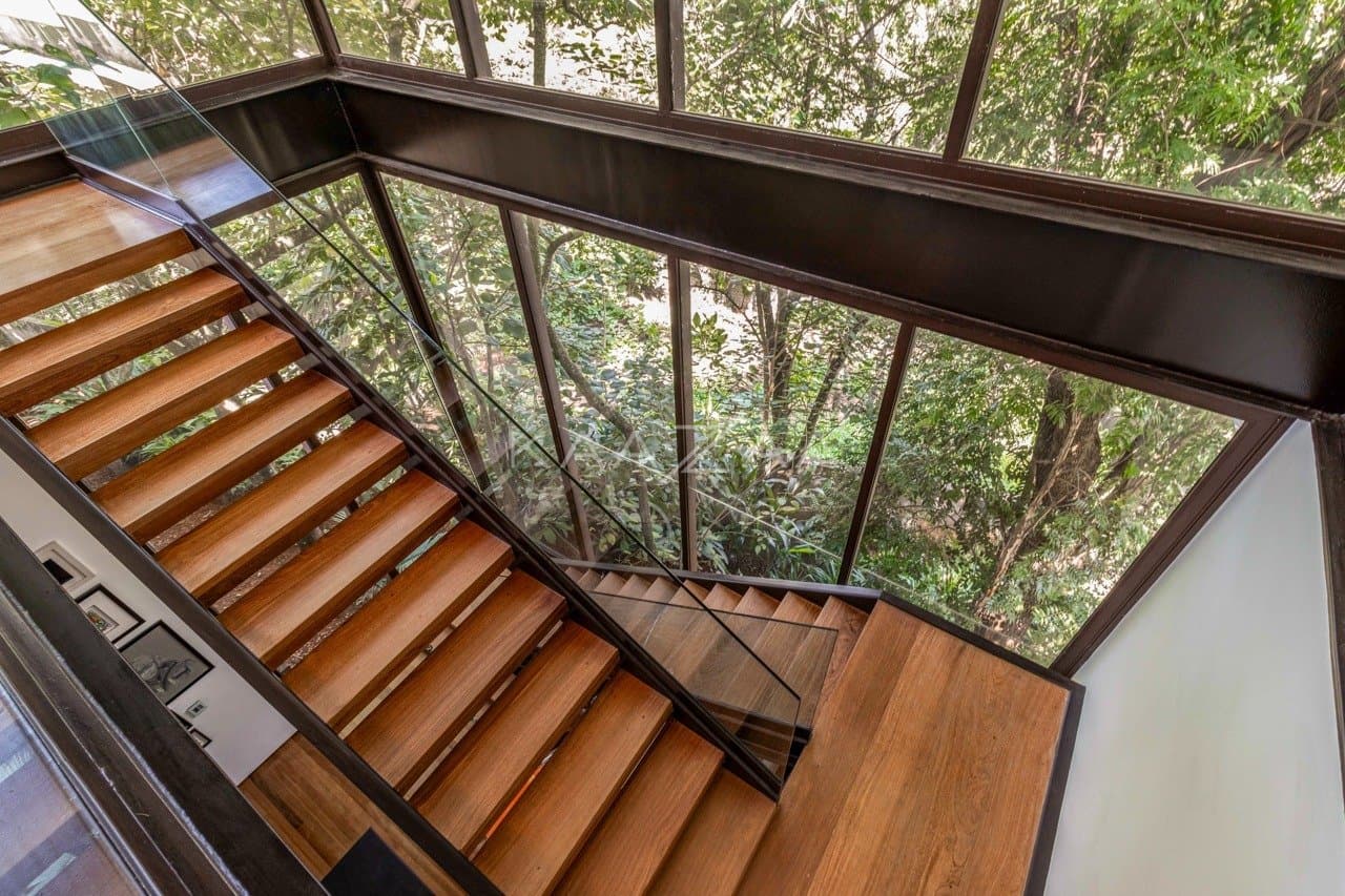 Na mata, no declive: vista e arquitetura extraordinárias na Cidade Jardim - Foto 47