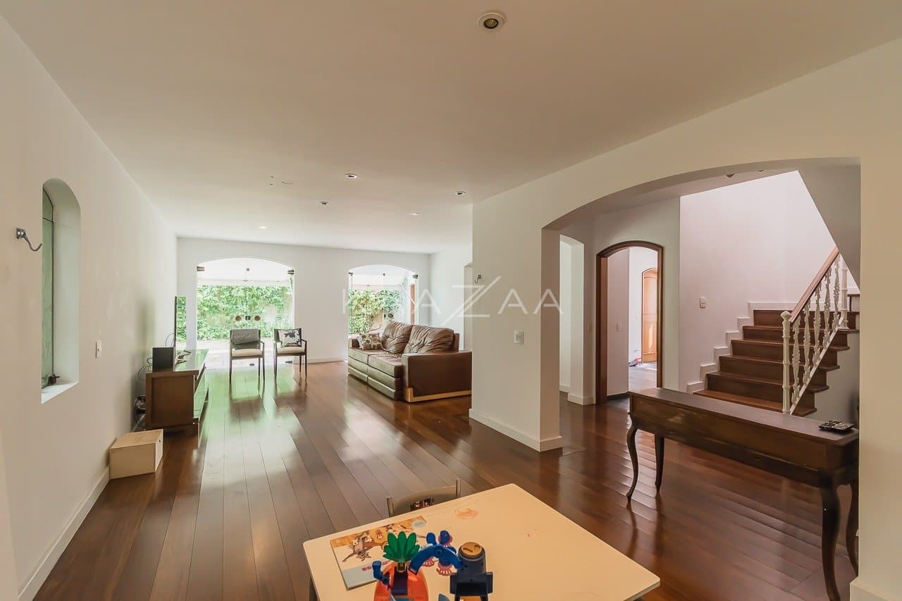 Casa com clima sossegado e muitos espaços para aproveitar, em Alto de Pinheiros. - Foto 2