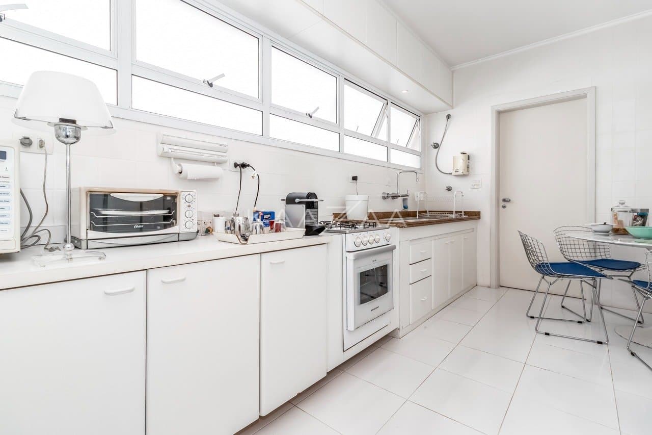 Apartamento reformado, ótima planta e muita luz natural. No miolo do Jardins. - Foto 12