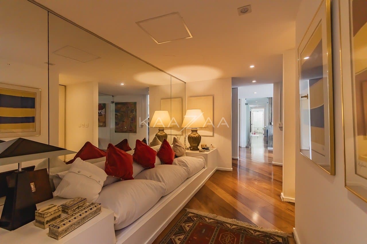 Casa espaçosa com 555 m² de bem-estar em Alto de Pinheiros, perfeita para receber. - Foto 30