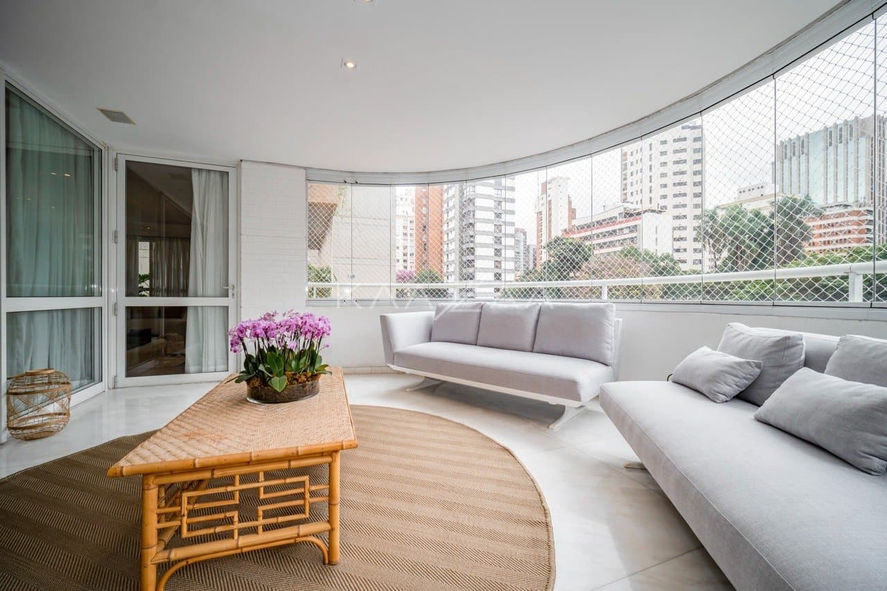 Conforto e amplitude no Itaim Bibi. Apartamento lindíssimo com vista para a copa das árvores. - Foto 9