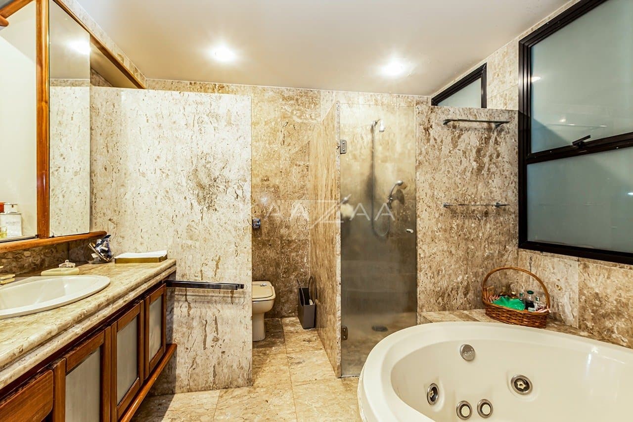 Apartamento completo no Jardins: varandas, vista verde e amplitude. - Foto 13