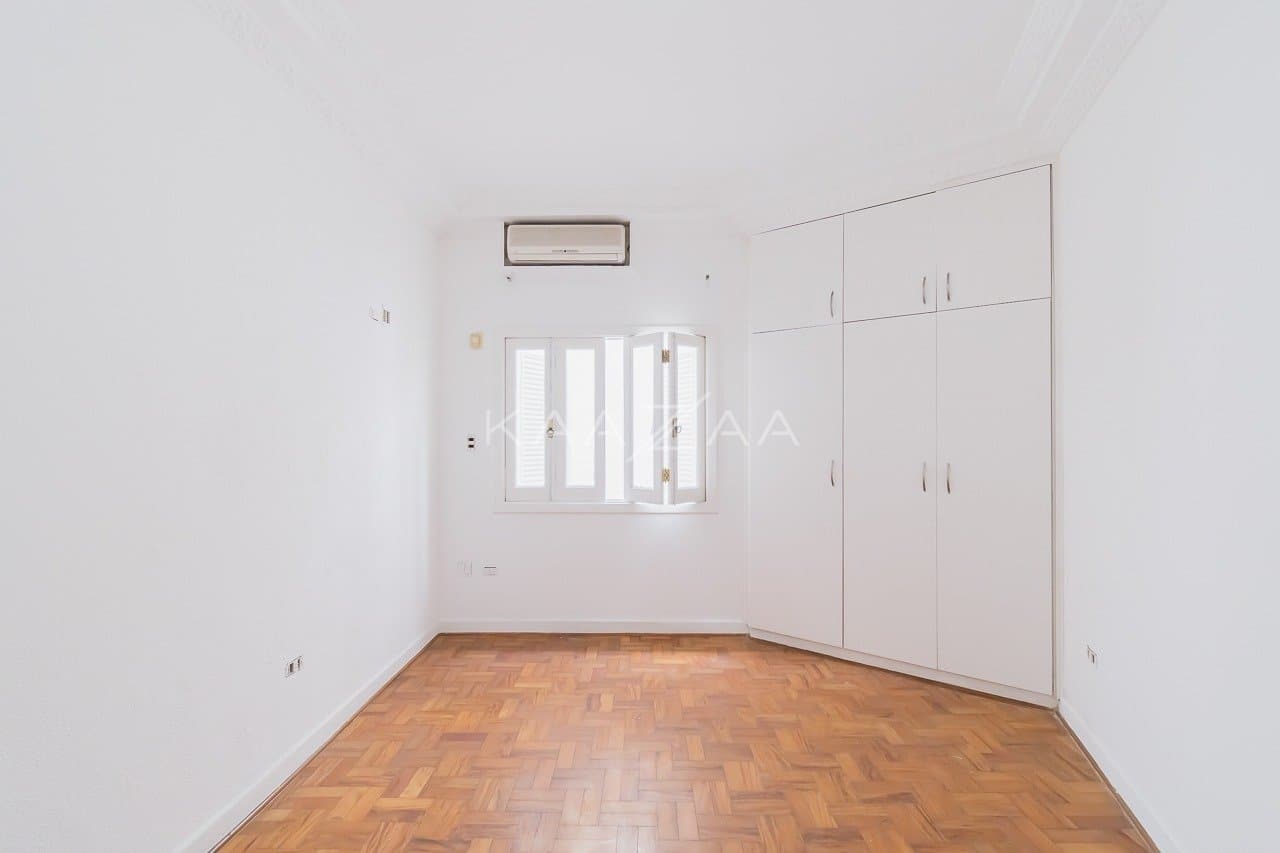 Ambientes leves e espaçosos, nesta casa de 480m² com 4 suítes no Jardim Paulista. - Foto 42