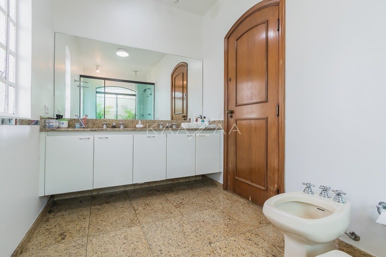 Casa com clima sossegado e muitos espaços para aproveitar, em Alto de Pinheiros. - Foto 35