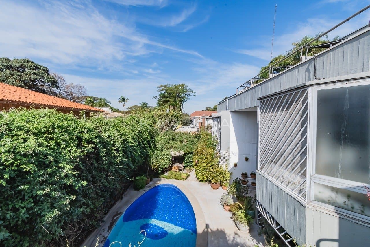 Casa espaçosa com 555 m² de bem-estar em Alto de Pinheiros, perfeita para receber. - Foto 66