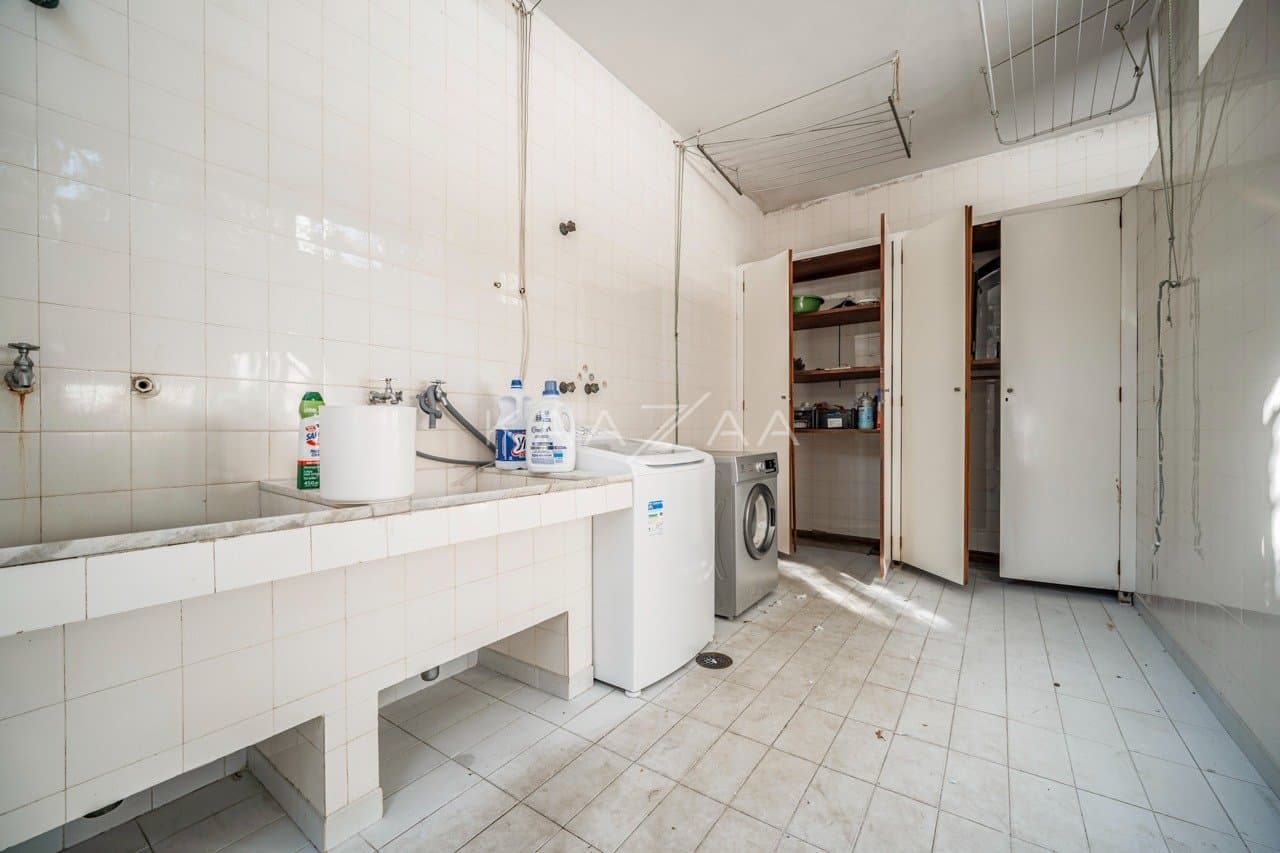 Excelente casa modernista, com lindo jardim em um amplo terreno no Jardim Europa. - Foto 33