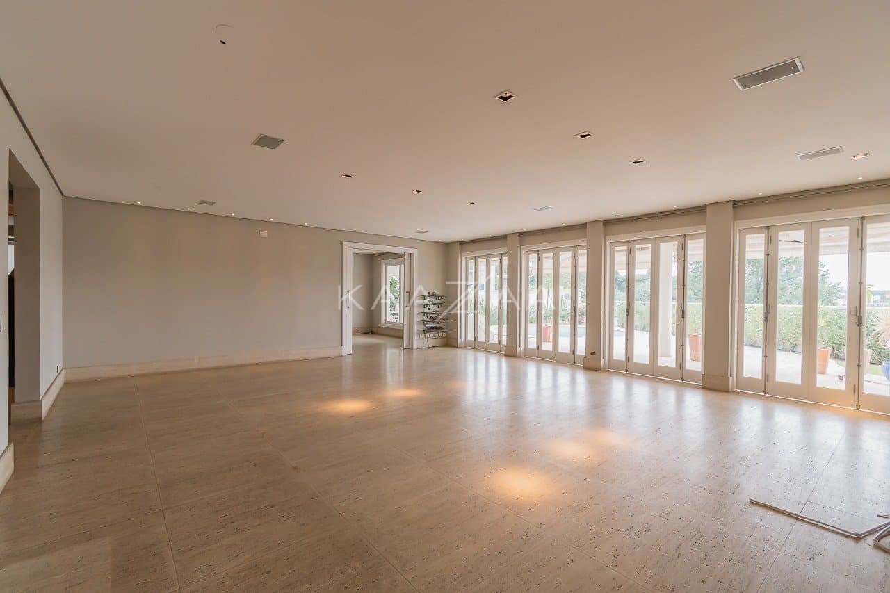 Espaços super amplos, muitos verdes e uma vista divina. Casa no estilo europeu, na Cidade Jardim. - Foto 9