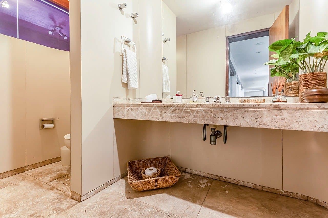 Com ares de casa de campo, uma residência espetacular no Jardim América. - Foto 30